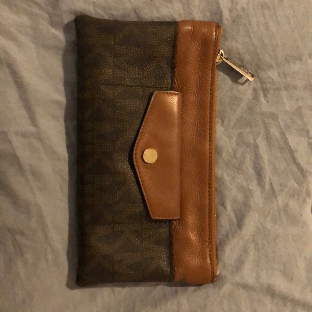 Mk wristlet